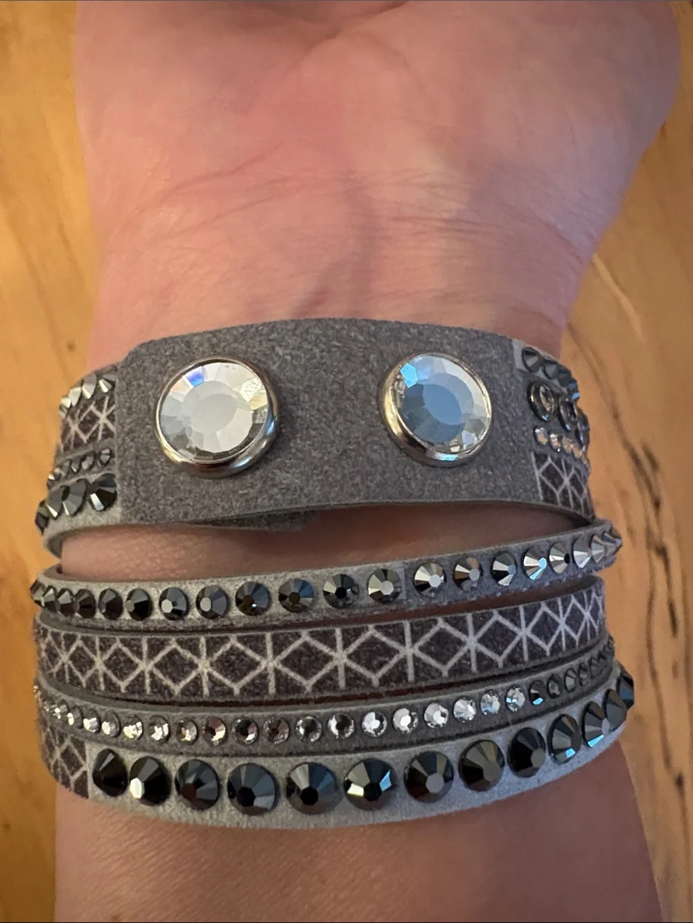 Swarovski Slake DLX Wrap Bracelet Gray Suede Crystal Stud Geometric Print 52700